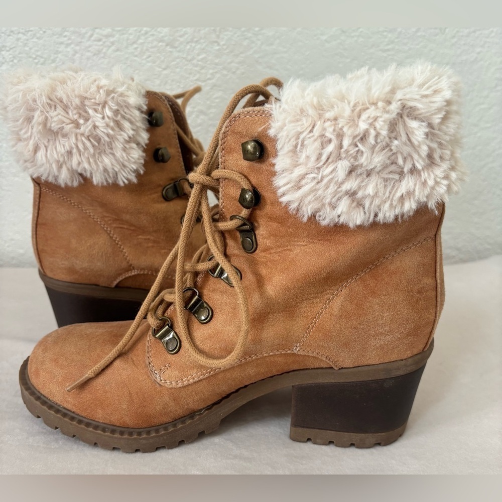 White Mountain Women's Tan Lace-Up Boots Size 7.5M - Picture 3 of 8